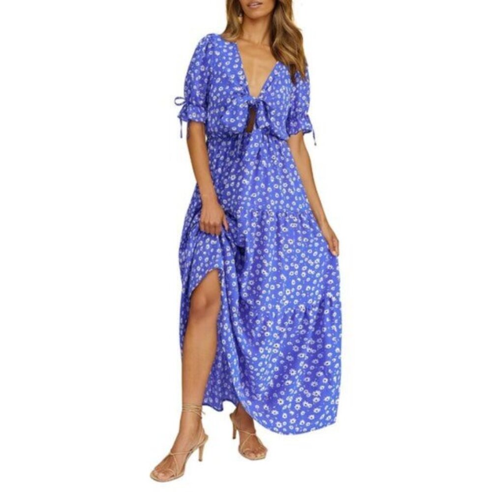 V-neck tie-dress with pleated hem and short sleeves